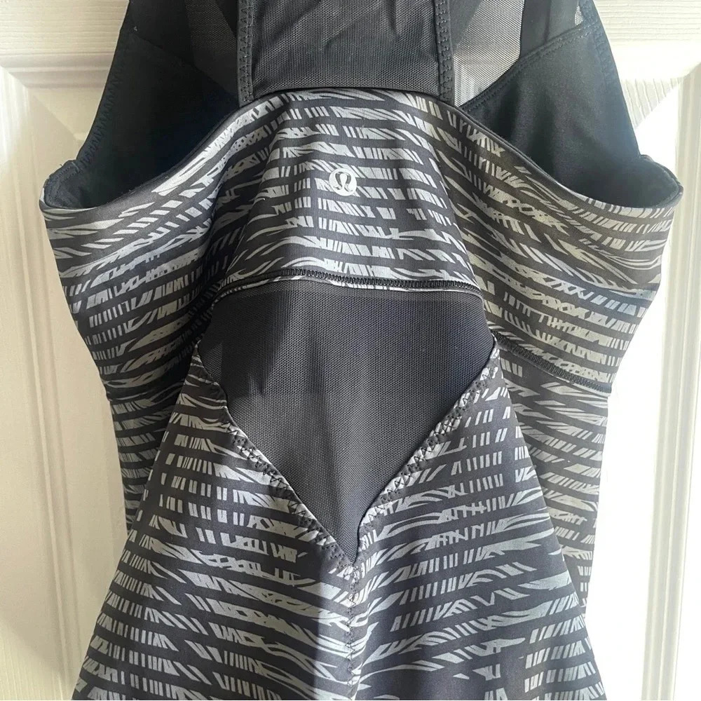 LULULEMON Running In The City Tank High Neck Stripe Play Slate Black Women's 6 - Picture 11 of 14